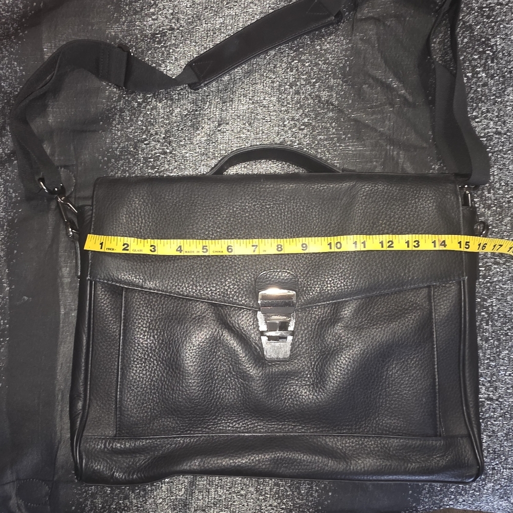Reaction Kenneth Cole black Leather Laptop Briefcase excellent condition unisex